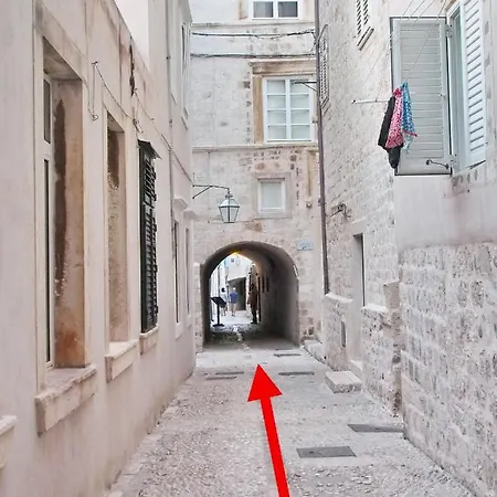 Kameo With Terrace شقة